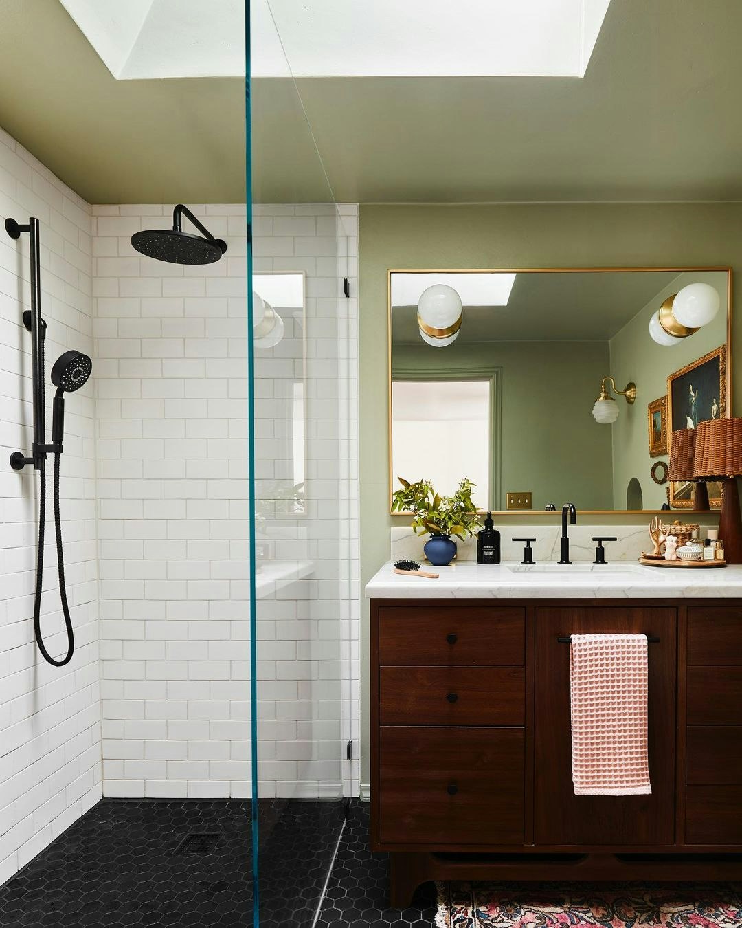 @hellosaratrampinteriors