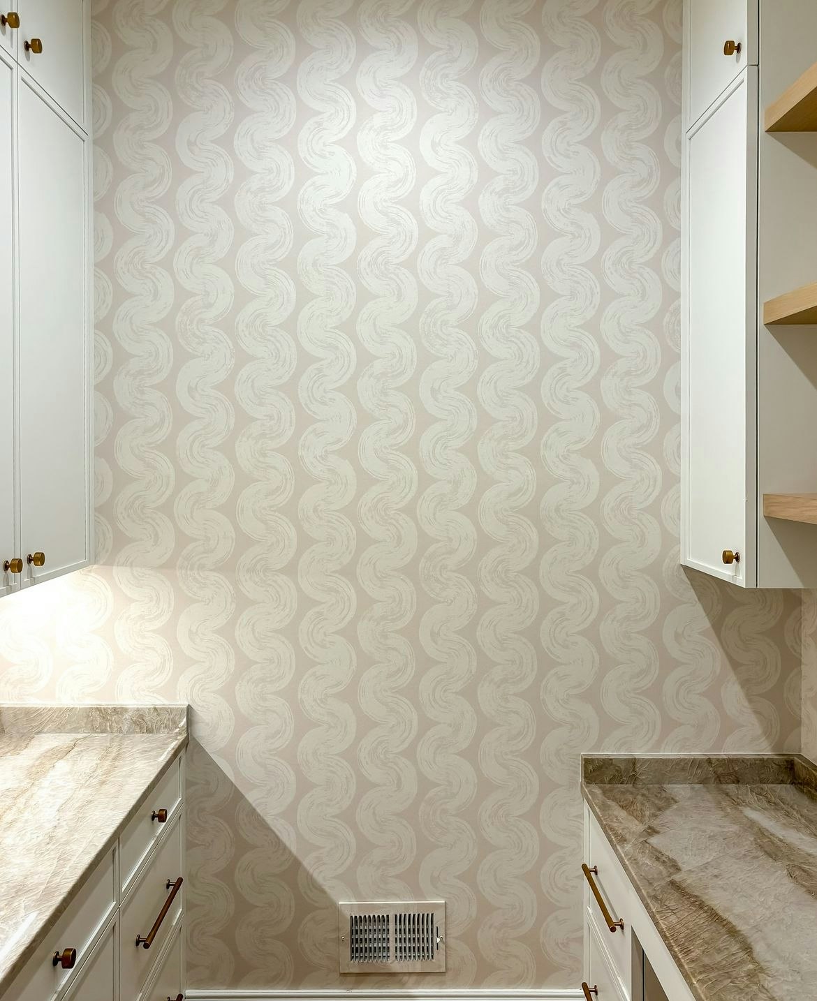 a curvilinear medium scale stripe of earthy, tonal texture for a relaxed play on 1970’s style.  by Backdrop. – Kitchen, Wallcoverings