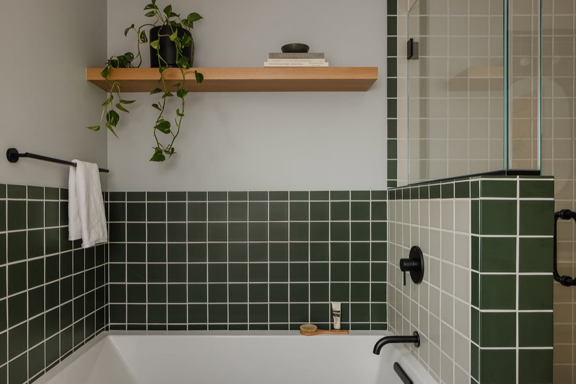 ITALIAN PLASTER, cool, light gray paint color by Backdrop. – Gray, Neutral, Our Picks, Add Me, Bathroom