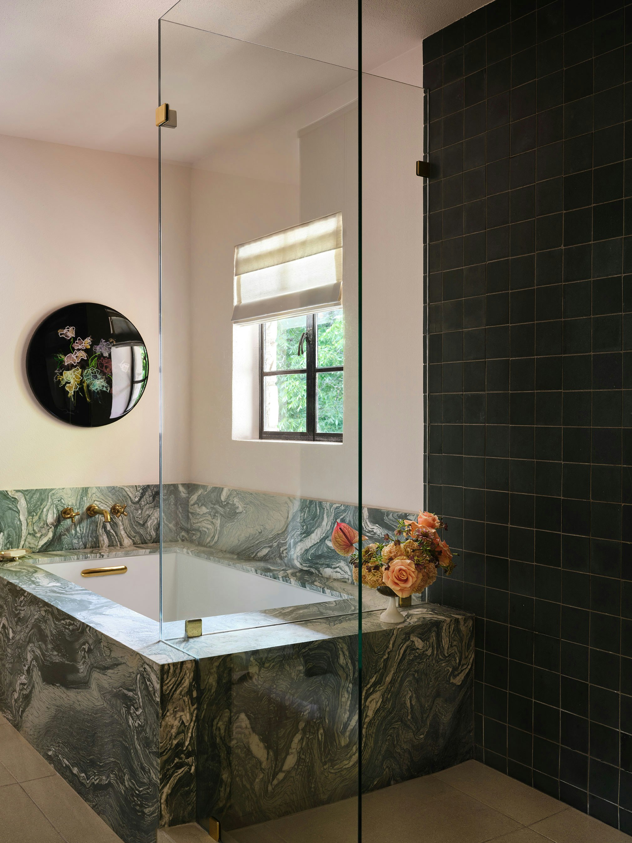 Punch World Studio (@punchworld.studio) / Lacey Land (@lacey_land)