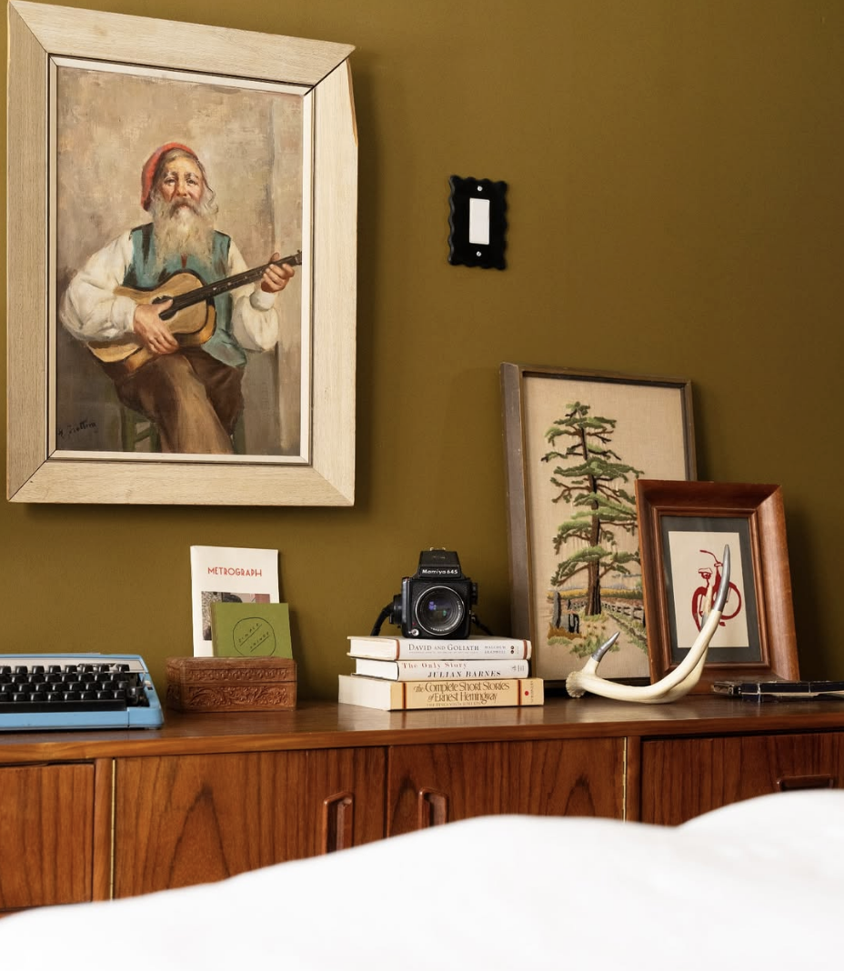 @alexandragater / @‌carlatoni